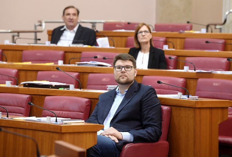 SDP HDZ-u: Zaštitite minimum dostojanstva i smijenite Kuščevića