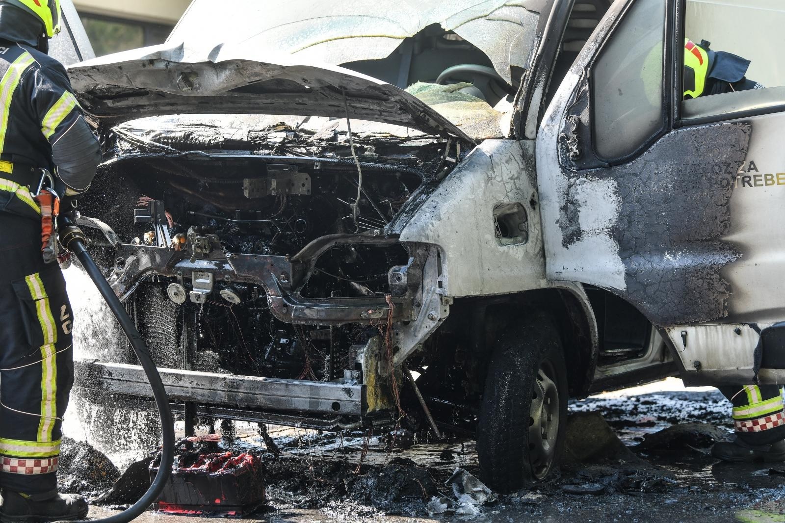 Eksplodirao kombi u Zagrebu