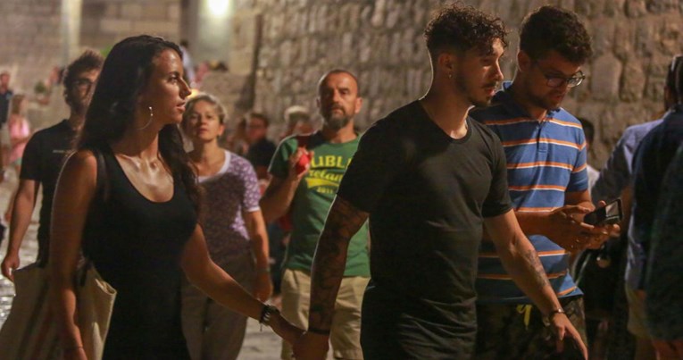 Šime Vrsaljko prošetao Dubrovnikom s lijepom suprugom Mateom