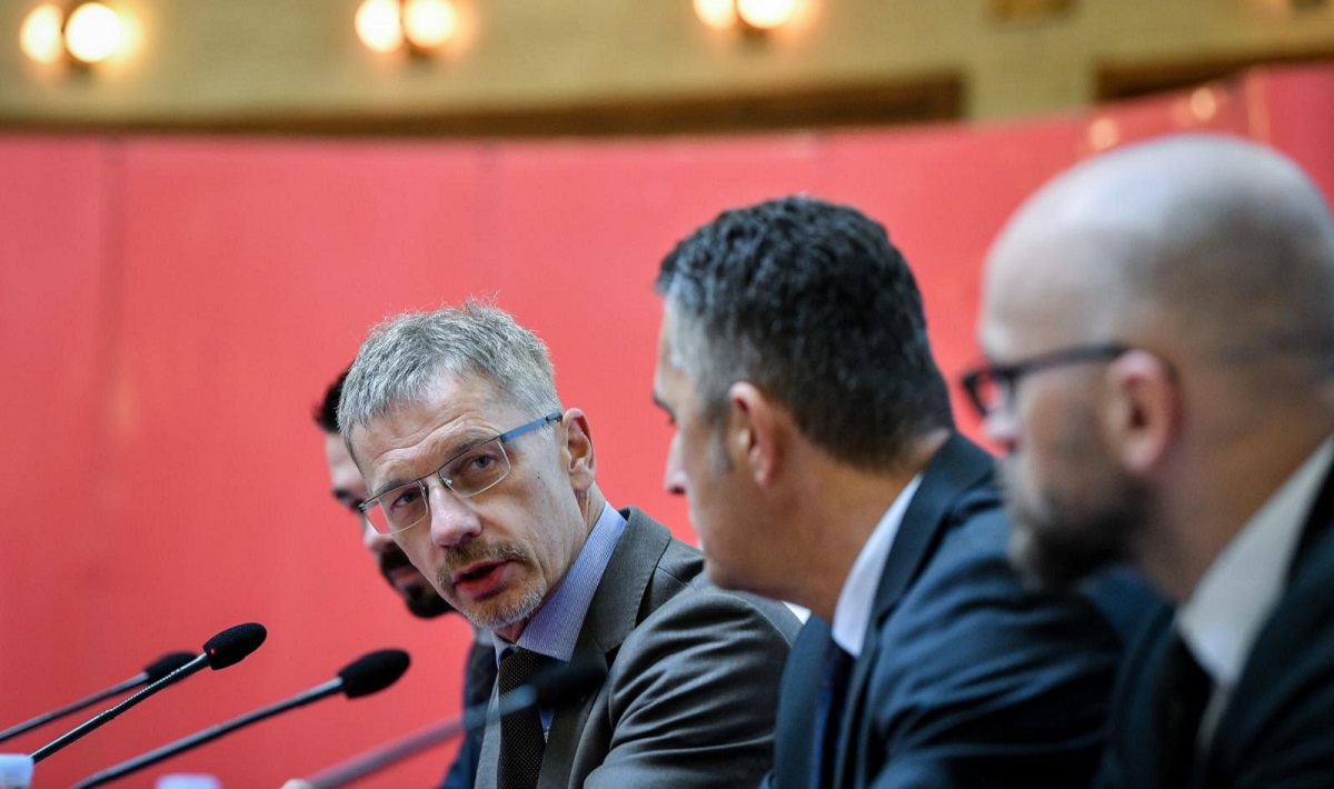 Vujčić kaže da je po anketi HNB-a 51 posto građana za uvođenje eura