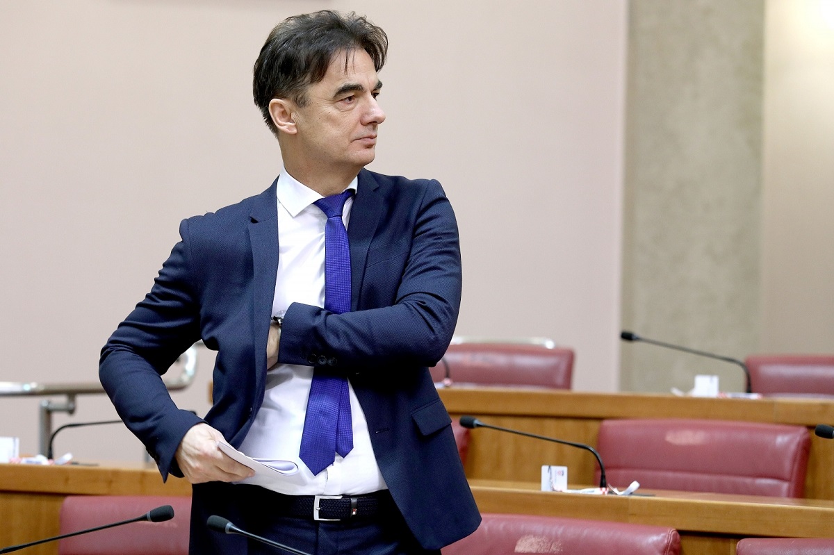 Grčić: Nije slučajno da vlada smanjuje PDV u turizmu u predizbornoj godini