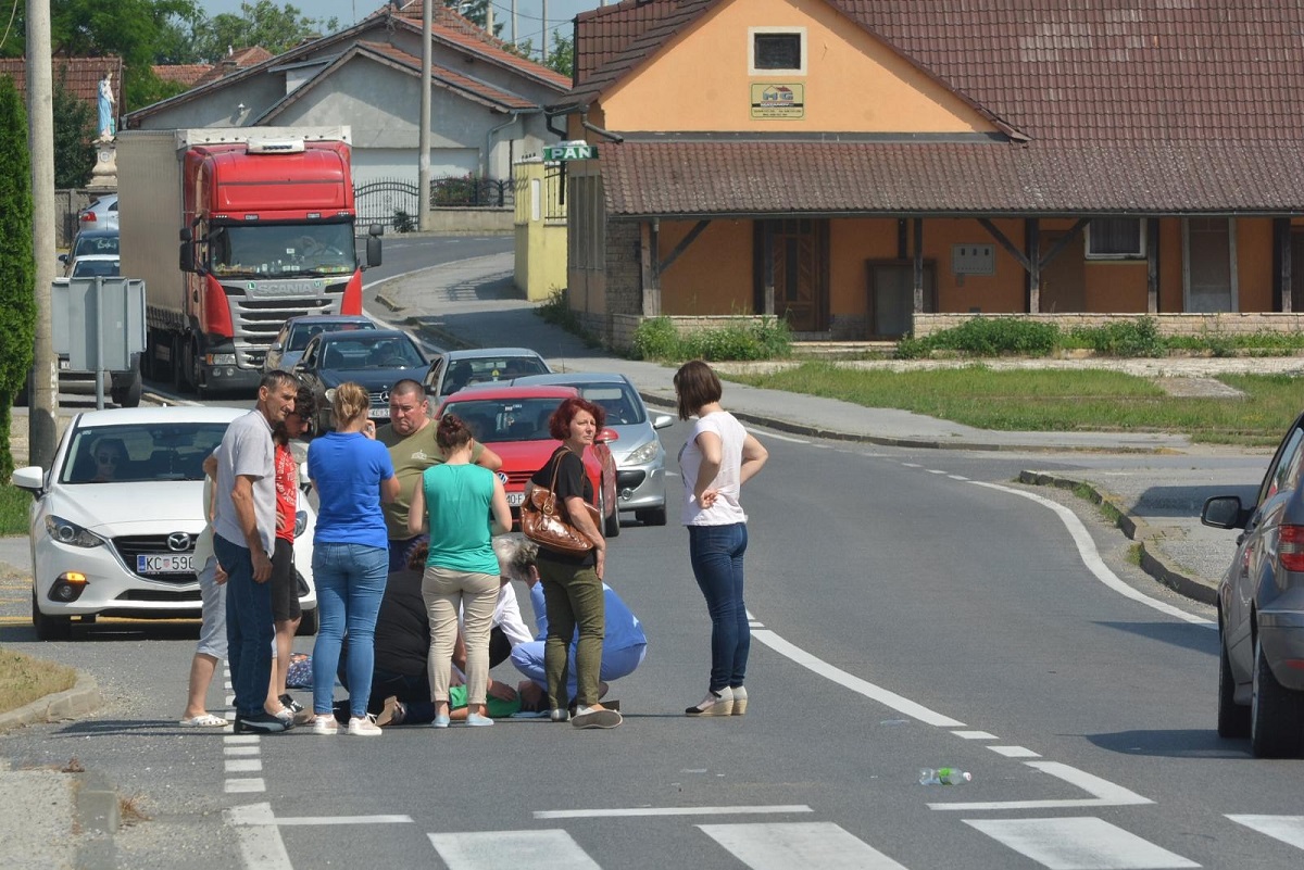 VIDEO Kod Koprivnice Mercedesom naletio na dijete na pješačkom prijelazu
