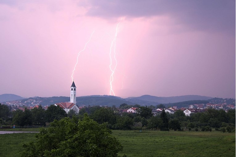 Upaljen alarm: Očekuje se grmljavinsko nevrijeme u cijeloj zemlji, evo gdje će biti najgore