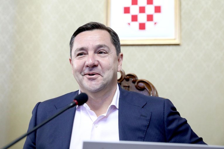 HDZ-ov predsjednik zagrebačke Skupštine: Hvala dragom Bogu i zastupnicima