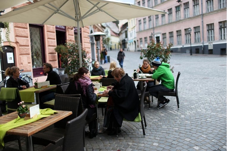 Mladi Slovenci zadovoljni životom iako mnogi nemaju posao i žive s roditeljima