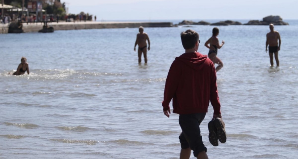 Zgodne Splićanke se skinule u badiće i sunčale na Bačvicama