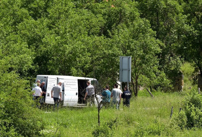 Na riječkoj obilaznici se prevrnuo kombi pun migranata