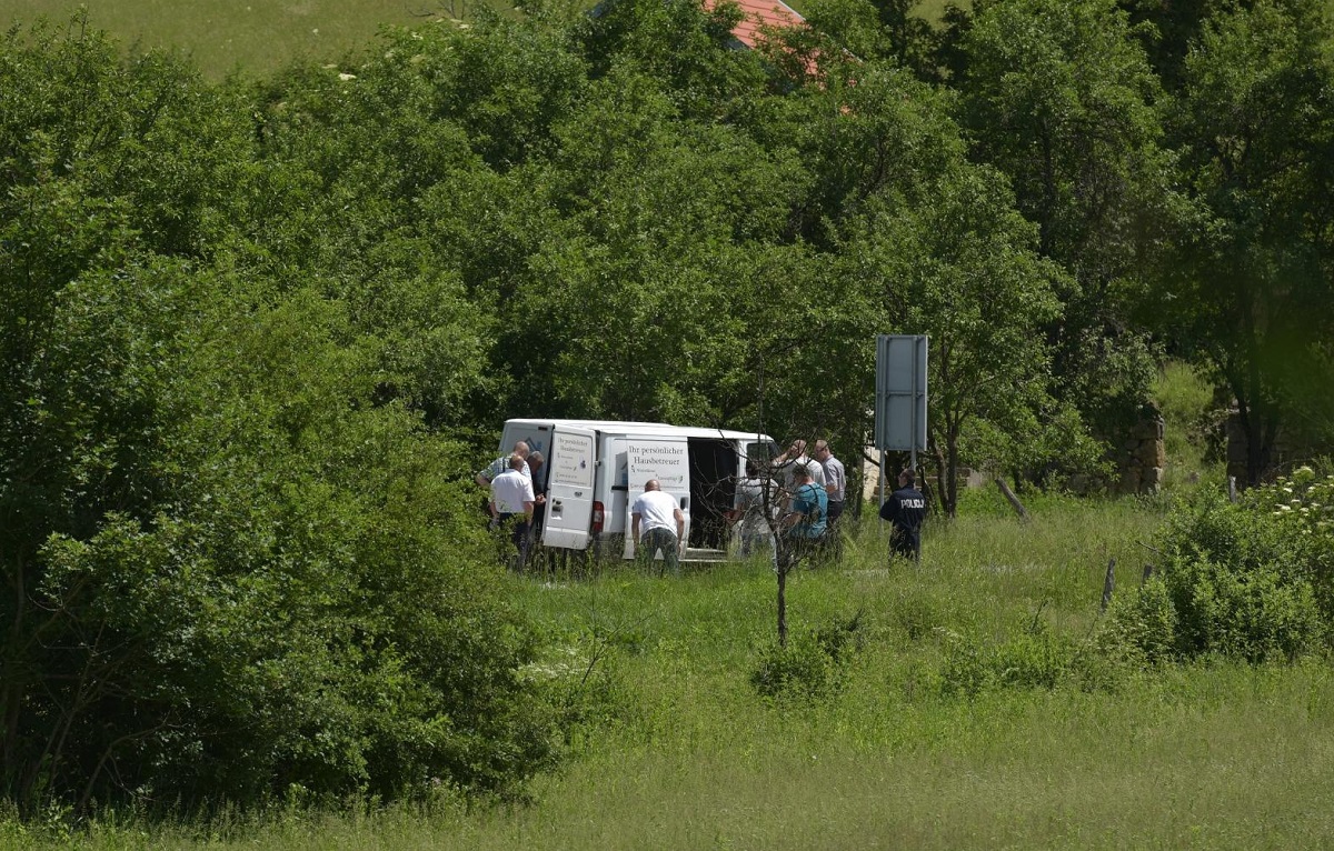 VELIKA POTRAGA Krijumčara traže helikopter, dronovi, psi. Sakrio se u šumu