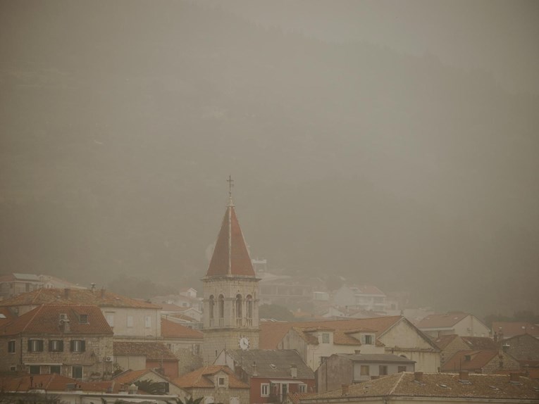 Veliki oblak saharskog pijeska stiže u Hrvatsku. Padat će i prljava kiša