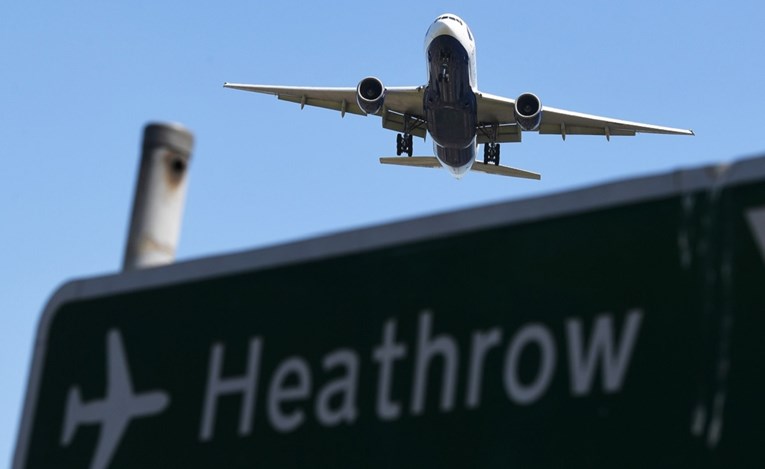 Heathrow zbog dronova bio nakratko blokiran