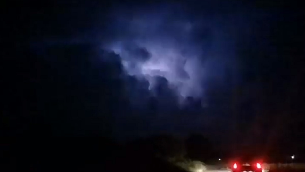 VIDEO Oluja stigla u Istru, pogledajte kako munje paraju nebo