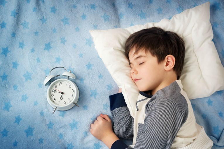 Evo koliko sna treba djeci ovisno o životnoj dobi i kako ih priviknuti na rutinu
