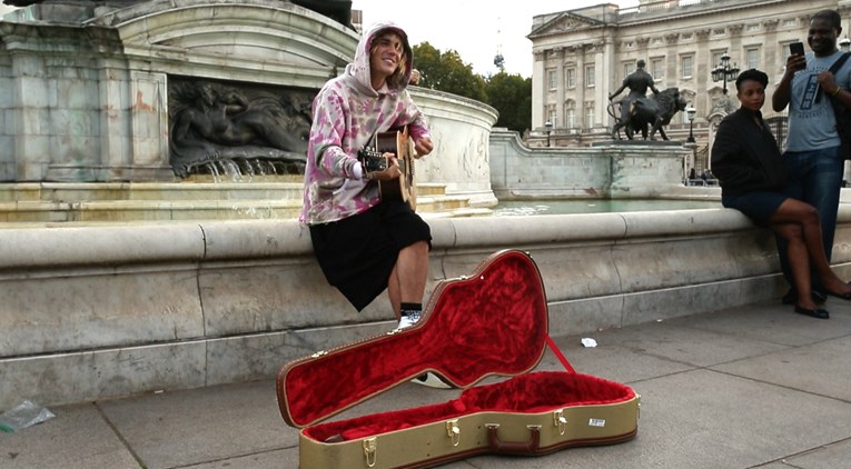 Justin Bieber otpjevao serenadu zaručnici ispred Buckinghamske palače