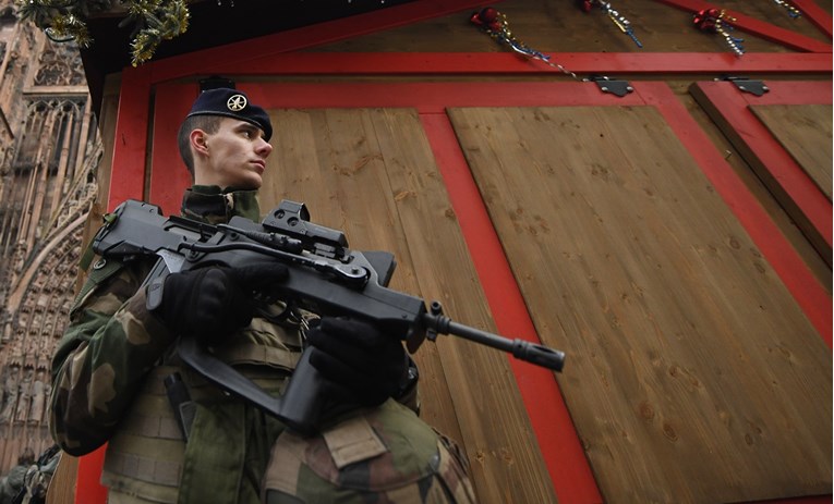 Macron nakon napada u Strasbourgu pojačava mobilizaciju vojnika