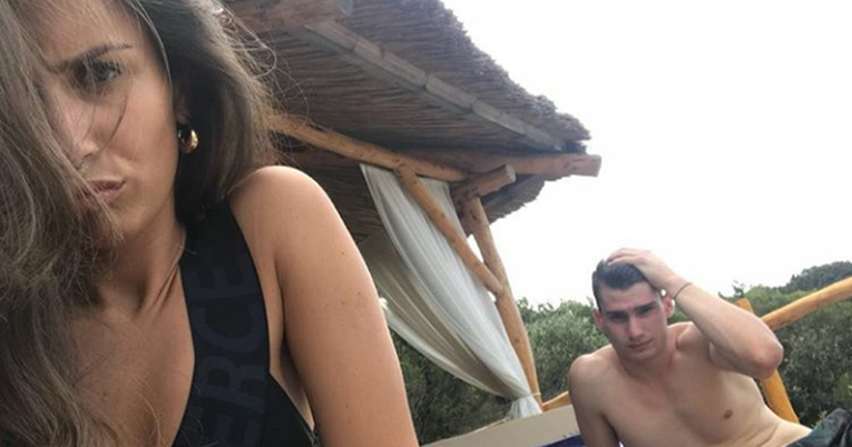 Atraktivna cura Dominika Livakovića opalila selfie u bikiniju