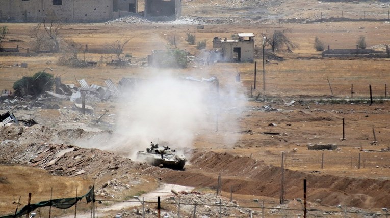 Sirijski pobunjenici počeli povlačiti teško oružje iz tampon zone