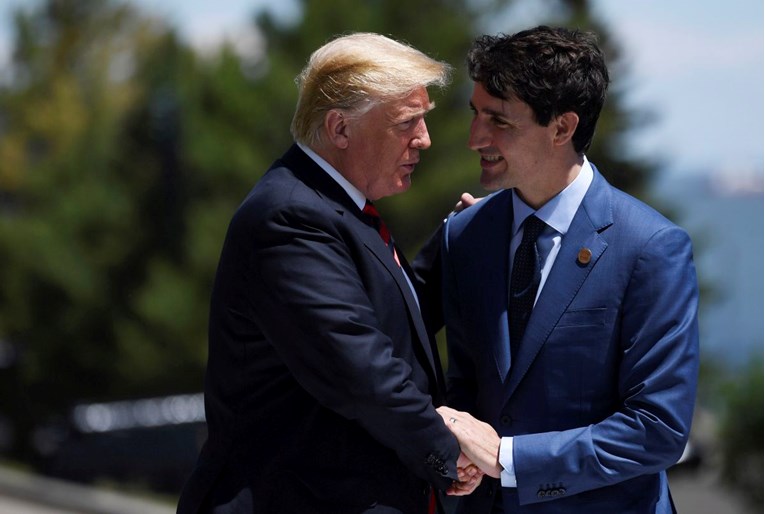 Trump slavi trgovinski sporazum s Kanadom