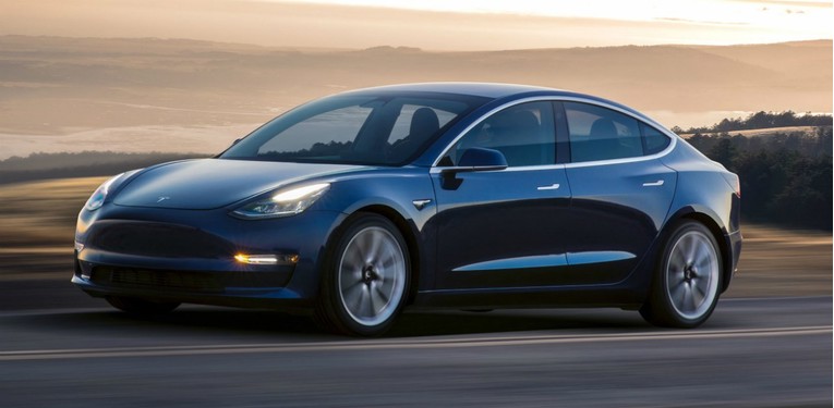 Tesla prodavanija od Jaguara, na redu je Porsche