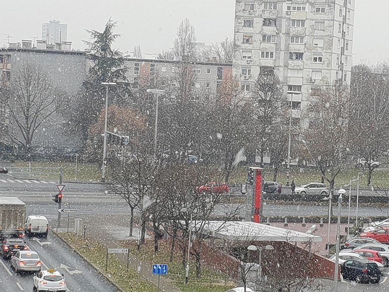 U Zagrebu počeo padati snijeg, bit će ga i u Dalmaciji