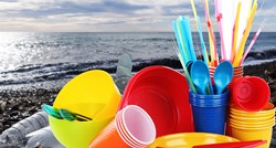 Od 2021. EU zabranjuje plastični pribor za jelo, slamke i štapiće za uši