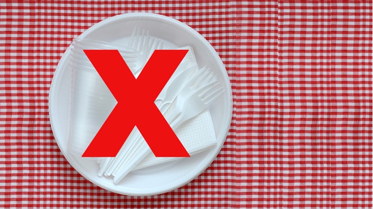 Dogovoreno je! Plastični tanjuri i slamke bit će u potpunosti zabranjeni u EU