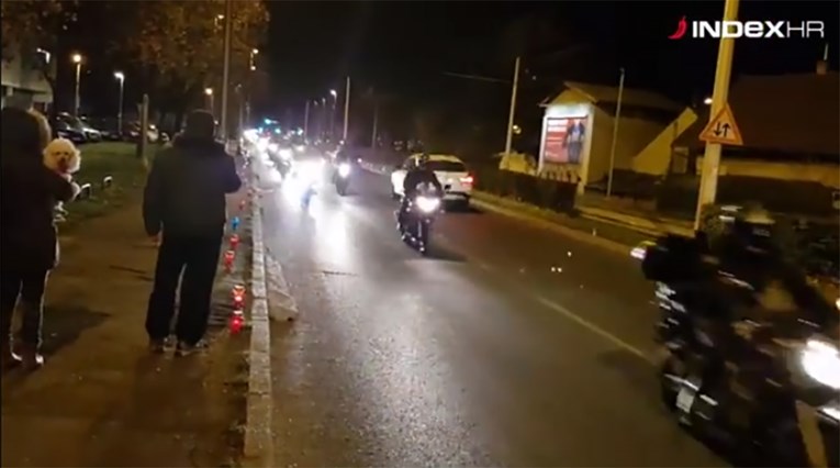 VIDEO Zagrepčani pale svijeće za Vukovar