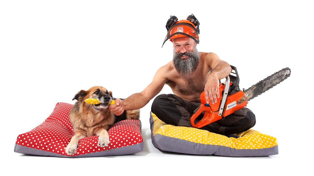 Dečki iz susjedstva pomažu napuštenim psima