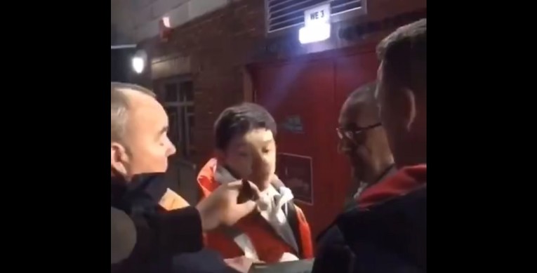 VIDEO Chelseajevi ogorčeni navijači napali Sarrija: "Odvratno i negledljivo"