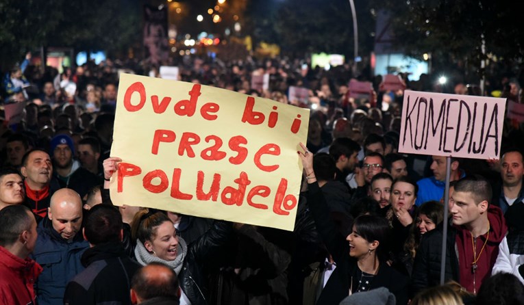 FOTO Prosvjednici u Crnoj Gori Đukanoviću poručili da za 15 dana podnese ostavku