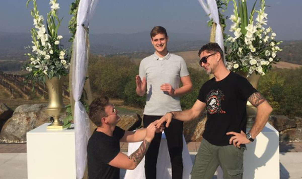 Bivši Bosutski bećar s bendom objavio: "Gay svadbe sviramo s 25 posto popusta"
