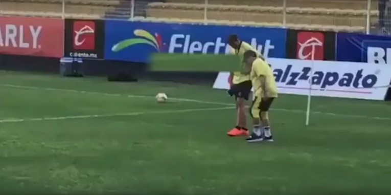 VIDEO Maradona jedva hoda, njegov doktor tvrdi: Mora ugraditi proteze