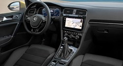 Volkswagen razotkrio interijer novog Golfa!