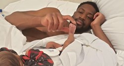 Slavni NBA košarkaš objavio preslatku fotografiju s tromjesečnom kćeri
