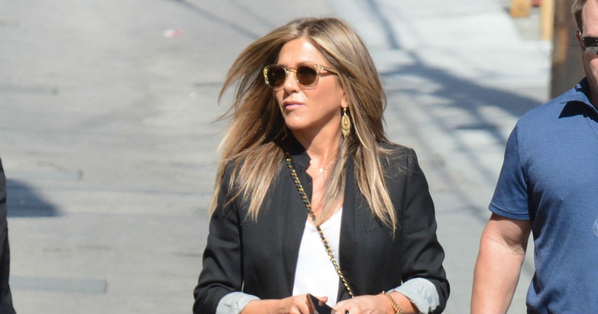 Jennifer Aniston izgleda elegantno u kombinaciji s kojom je lako pogriješiti