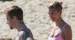 Bieberovi proveli dan na plaži: Zgodna Hailey plijenila pažnju u pink bikiniju
