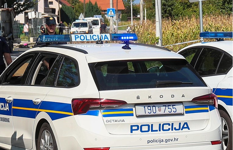 Dječak kod Bjelovara istrčao pred auto. Prebačen je u Zagreb, bore mu se za život