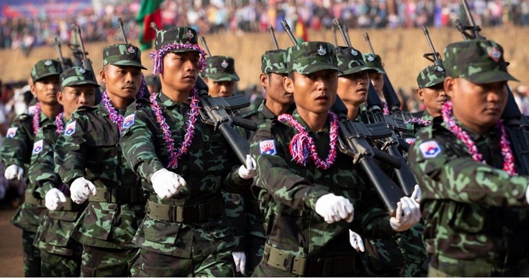 Hunta u Mjanmaru vjeruje da može unovačiti 13 milijuna ljudi. Mladi bježe iz države