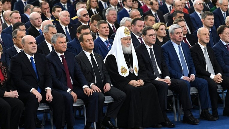 FOTO Ovo su lica Putinovih ljudi dok drži govor