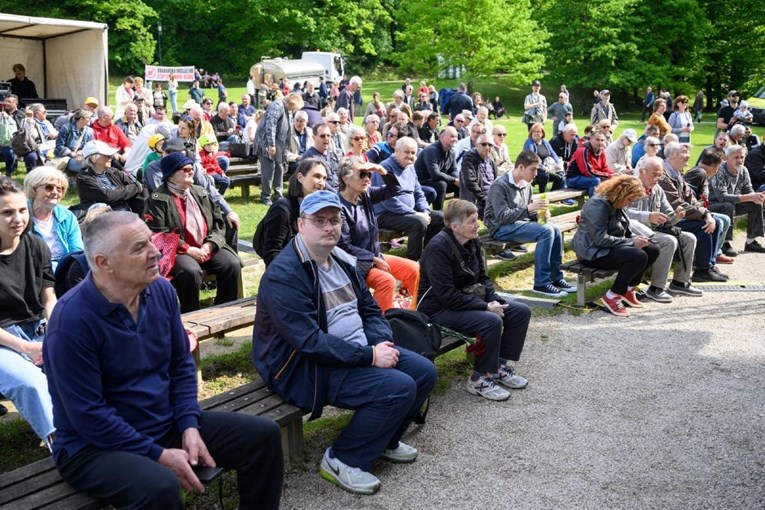 Ljudi hrle u Maksimir na proslavu Praznika rada