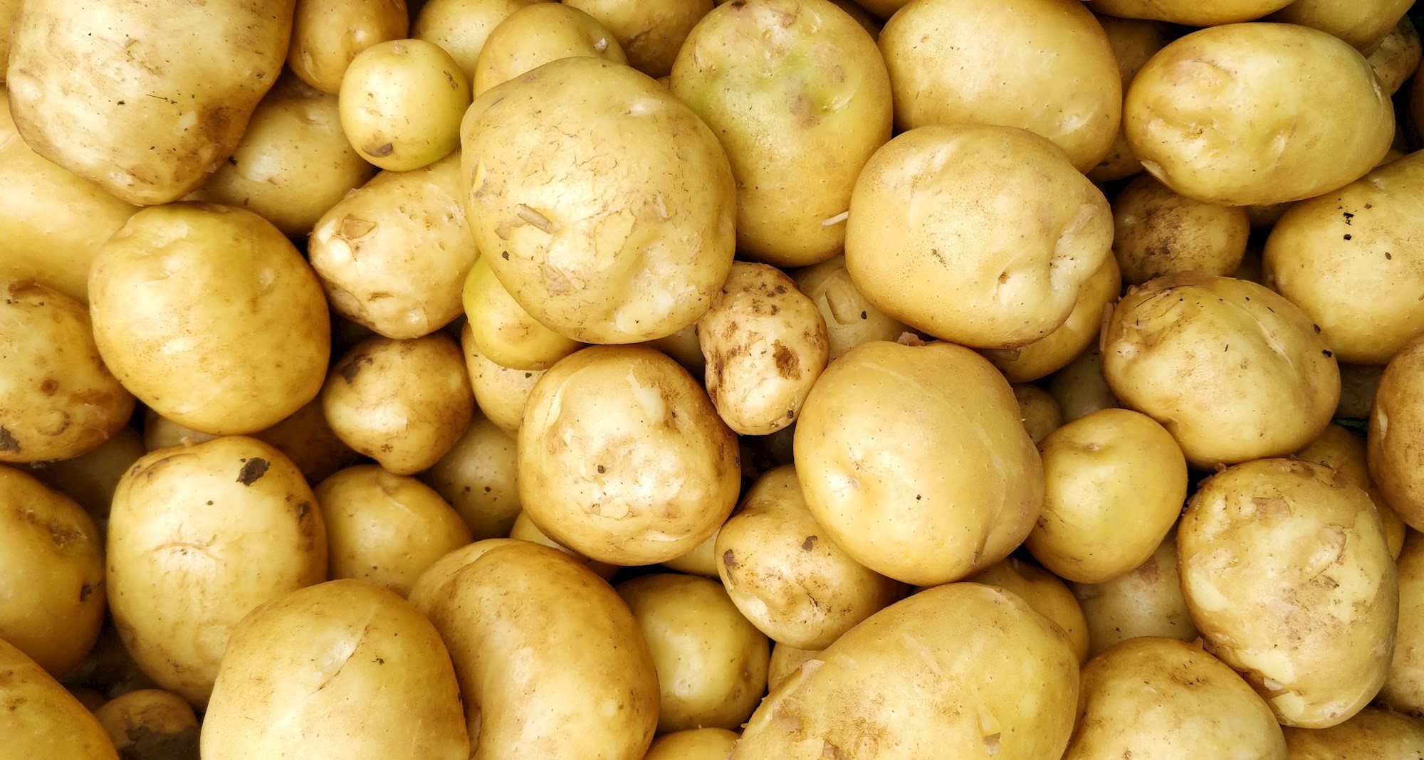 Napravite hrskavu grickalicu od kore krumpira koja bi inače završila u smeću