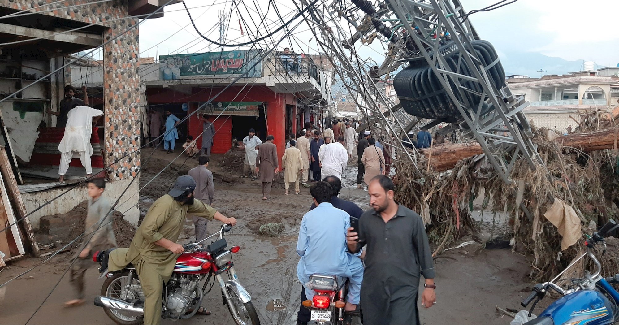 Više od 320 mrtvih zbog jakih kiša u Pakistanu