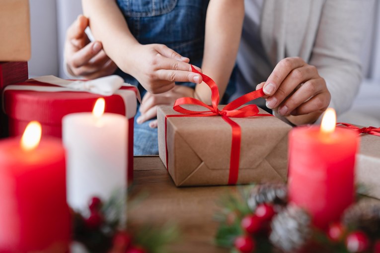 Sestra ju je tražila darove za devetero djece. Odbila je kad je vidjela iznos