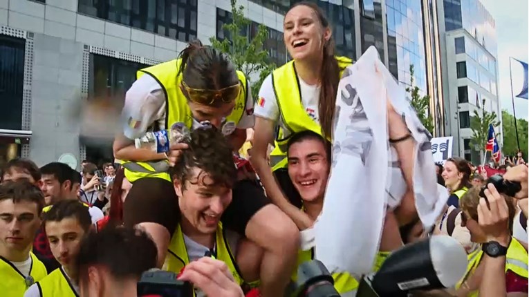 Nakon 1900 km trčanja srpski studenti stigli u Bruxelles: "Vi ste budućnost Srbije"