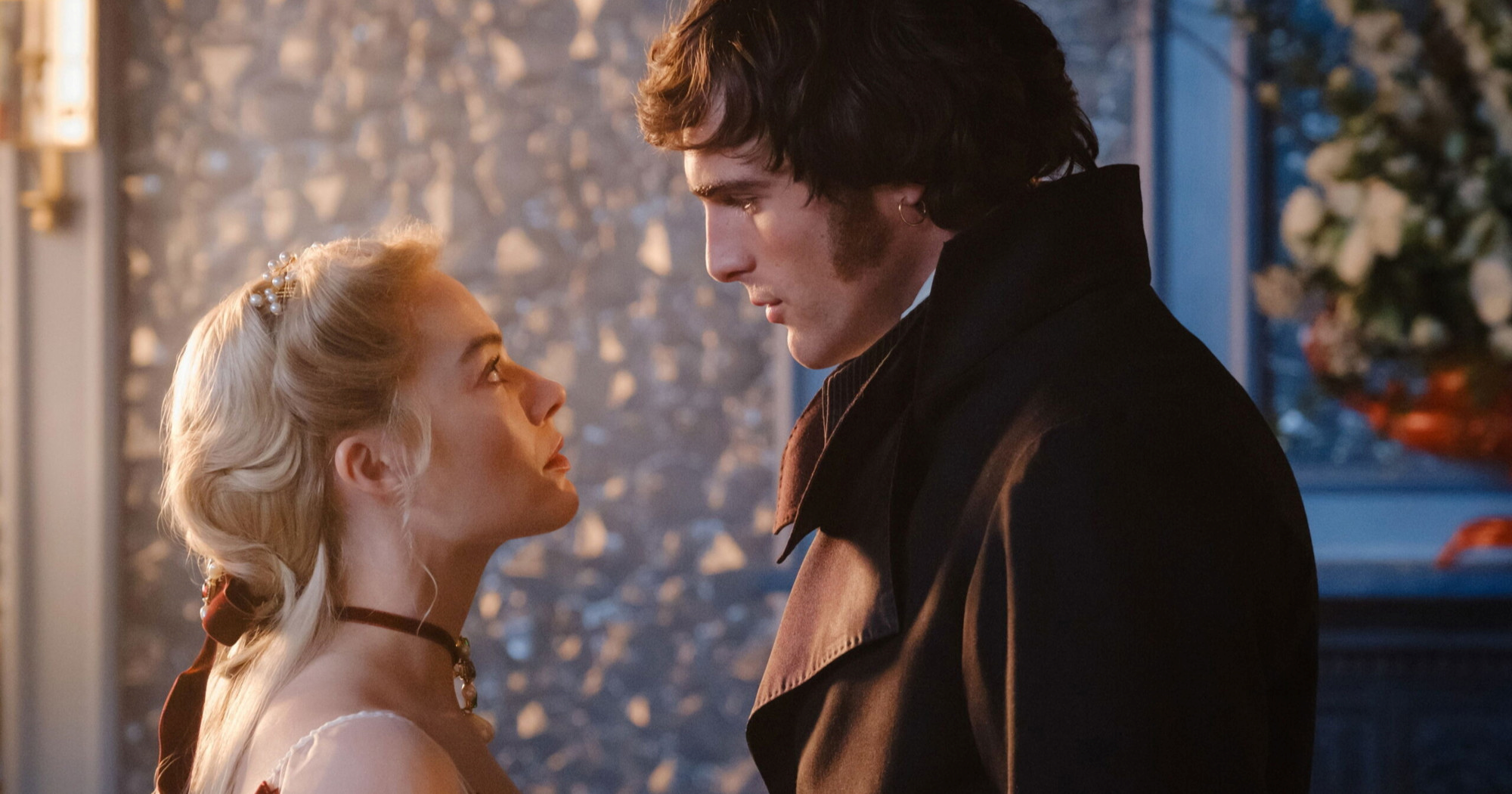 Prve reakcije kritičara na Orkanske visove: "Razuzdano, hipnotično, zavodljivo"