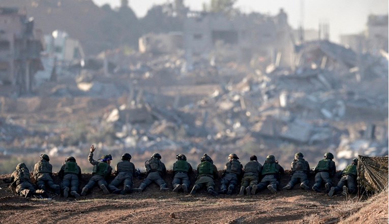 IDF i Hezbolah pucaju jedni na druge. Izrael: Našli smo uporište Hamasa u džamiji