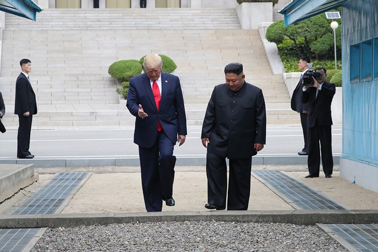 VIDEO Trump prvi američki predsjednik koji je kročio na tlo Sjeverne Koreje
