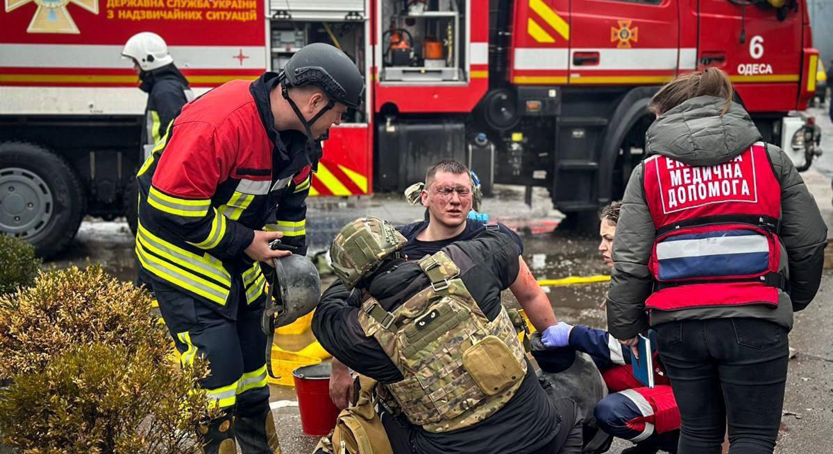 Rusi žestoko napali Odesu. 14 mrtvih i 46 ozlijeđenih. Stradali bolničari i spasioci