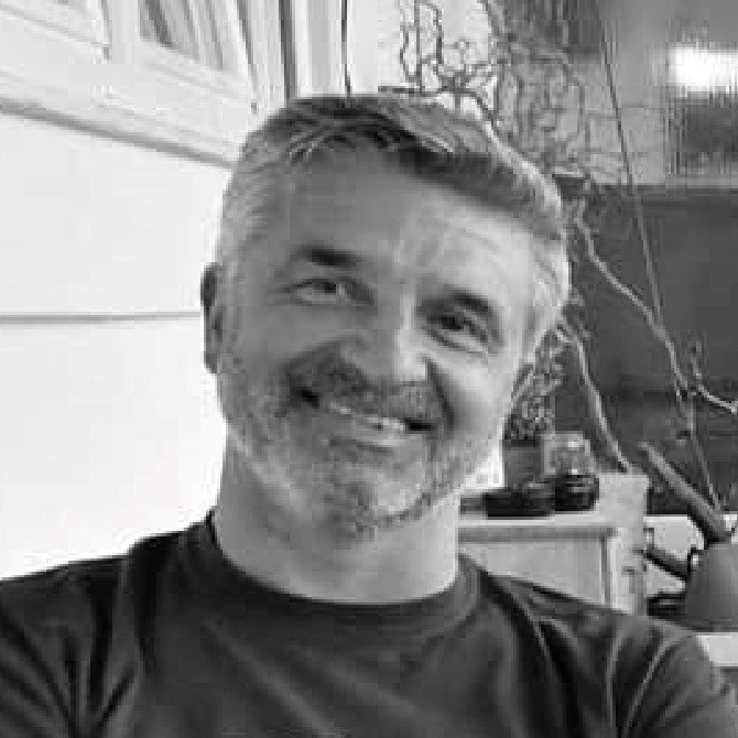 Prijatelji se opraštaju od poginulog Hrvata. Pojavljuju se detalji i o pilotu