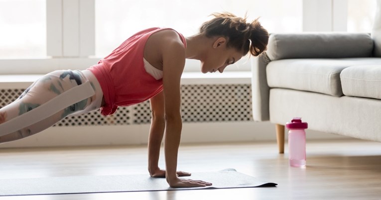 Tri vježbe snage za cijelo tijelo koje utječu na održavanje forme i mršavljenje