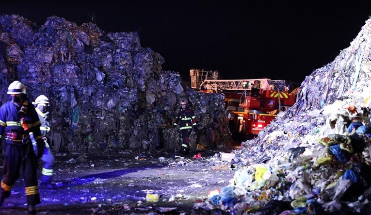 VIDEO Buknulo u pogonu tvrtke za zbrinjavanje otpada u Zagorju, gorjela plastika